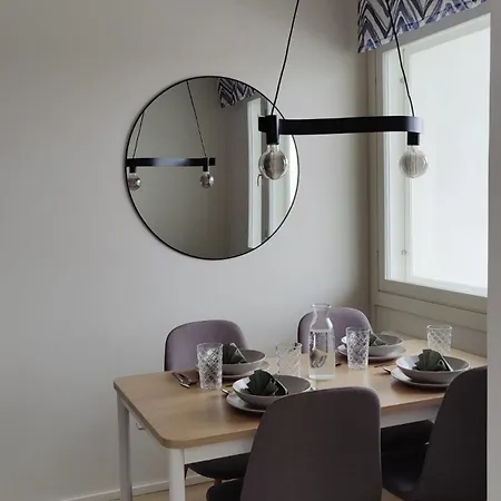 Apartment Green Getaway - Near Helsinki Airport, Top-floor, Free Parking & Wifi