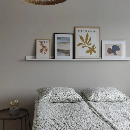Green Getaway - Near Helsinki Airport, Top-floor, Free Parking & Wifi Apartment Vantaa